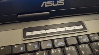 Asus X51L - 10