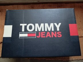 Predám tenisky TOMMY JEANS - 10