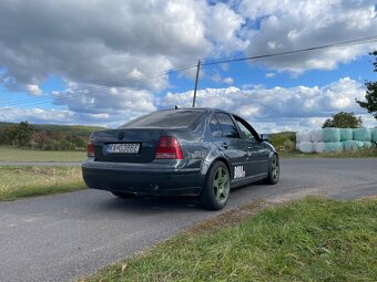 Volkswagen Bora 1.9 TDi - 10