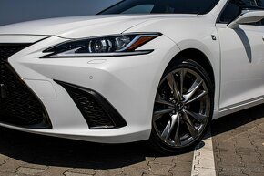 Lexus ES 300h F Sport - 10