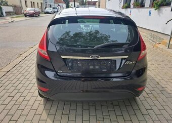 Ford Fiesta 1,4 TDCI Titanium nafta manuál 52 kw - 10