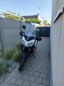 Suzuki DL650A V-Strom - 10