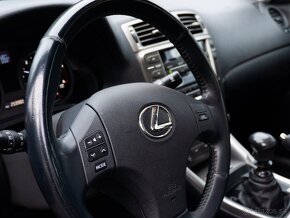 Lexus IS220d - 10