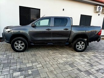 TOYOTA HILUX 2.4DI-D - PREDAJ AJ NA SPLÁTKY - 10