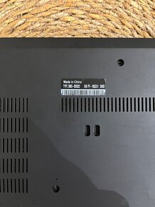 Lenovo ThinkPad T490 - 10