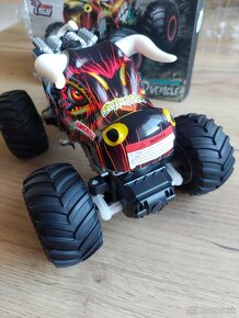 RC Monster Truck iBlivers 1:16 s dymovým efektom - 10