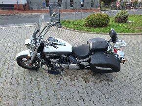 Suzuki Intruder - 10