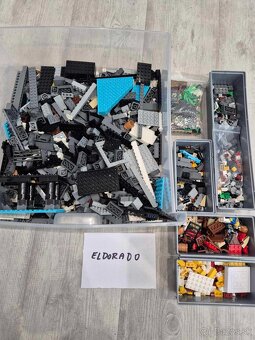 LEGO MIX 33kg + 10320 + 21322 (2x) - 10