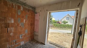 3 izb. rodinný dom v Šintave na cca 462m2 pozemku na predaj - 10