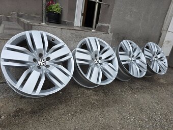 Disky VW Touareg 5x112 r20 top stav - 10