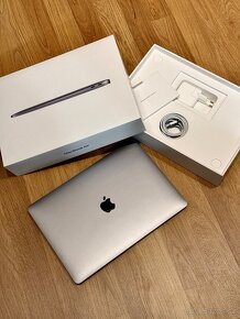 Apple Macbook Air 13" M1 256GB SSD / 16GB RAM - 10