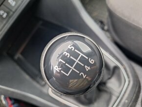 VW CADDY 2.0TDI 4X4 MOTION ROK 2018 - 10