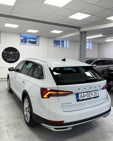 Skoda Octavia Scout 2.0TDI 147Kw 4x4 - 10