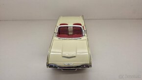 1:18 FORD THUNDERBIRD 1963 - 10