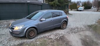 Predam opel astra h 1.4 - 10