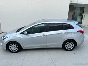 Hyundai i30 combi 1.6crdi model 2013 - 10