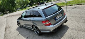 Mercedes Benz C63 AMG T - 10