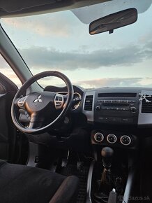 Mitsubishi Outlander 4x4 - 10