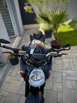 MV Agusta Brutale 800 - 10