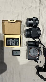 Sony A7III, 2 objektivy, puzdro na potapanie + prislusenstvo - 10