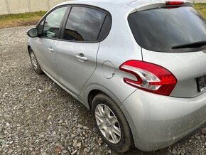 Zadná časť, dvere, naraznik Peugeot 208 strieborný 2010-2015 - 10