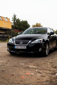 Lexus is 220d - 10