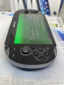 PS VITA PCH-1004 - 10