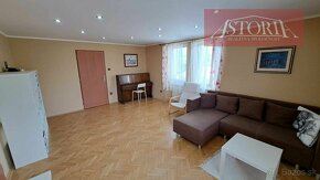 veľký 2,5-izb. byt (76 m²) s balkónom -Martin-Ul. Komenského - 10