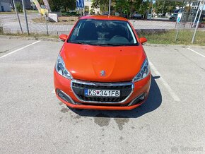 Peugeot 208 - 10