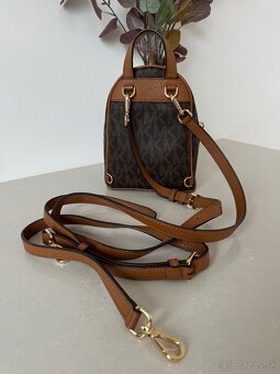 Michael Kors mini ruksak / kabelka - 10