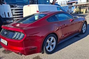 Ford Mustang - 10