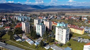 1 izbový byt s dvomi loggiami v obci Hliník nad Hronom (ul. - 10