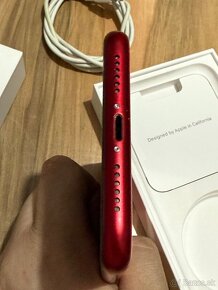 Predám Apple iPhone 11 64GB RED Známky používania - 10