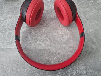 Beats solo 3 wireless - (L) strana nalomená - plně funkční - 10