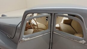 1:18 CITROEN 15CV - 10