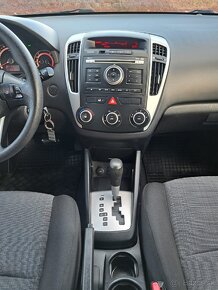 Kia cee'd 1.6i (AUTOMAT) 122tis.km. - 10