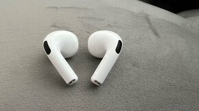 Apple AirPods 3. Generácie Lightning nabíjacie púzdro - 10