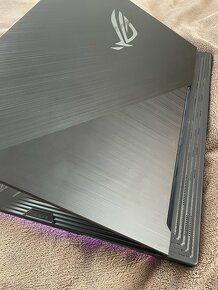 Asus Rog Strix - 10