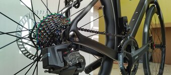 Kompletný karbónový cestný bicykel s elektronickou prehadzov - 10