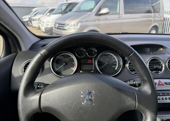 Peugeot 308 2,0 SW HDI PANORAMA 7MÍST nafta manuál 100 kw - 10