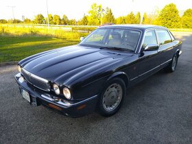 Jaguár XJ8 Daimler 4,0 V8 - 10