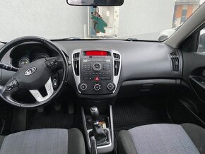 Kia ceed hatchback 1.6 CRDi - 10