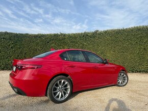 Alfa Romeo Giulia 2.2 Diesel 210 AT AWD Veloce - 10