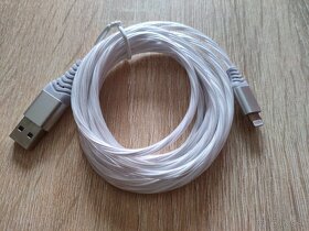 Svietiace káble USB-C a Apple - 10