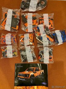 TECHNIC STAVEBNICA FORD RAPTOR F-150 - 10