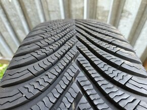 Špičkové, prakticky nejazdené zimné Michelin - 205/60 r16 - 10