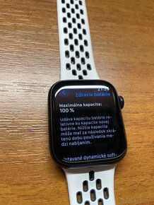 Apple WATCH 8 45mm - 10