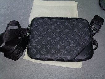 Louis Vuitton Messenger Bag - 10