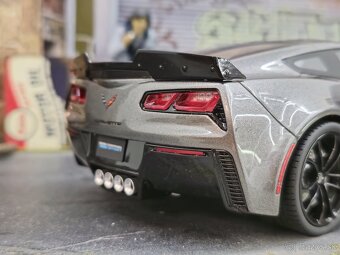 Chevrolet Corvette C7 1:18 GT Spirit - 10