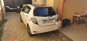 Yaris toyota 1,33 73kw 99ps biela zachovale auto - 10